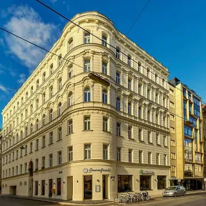 **** Hotel H+ Austria